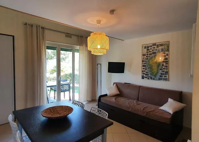 Maison En Duplex Dans A 400m De La Belgodere (Corsica)