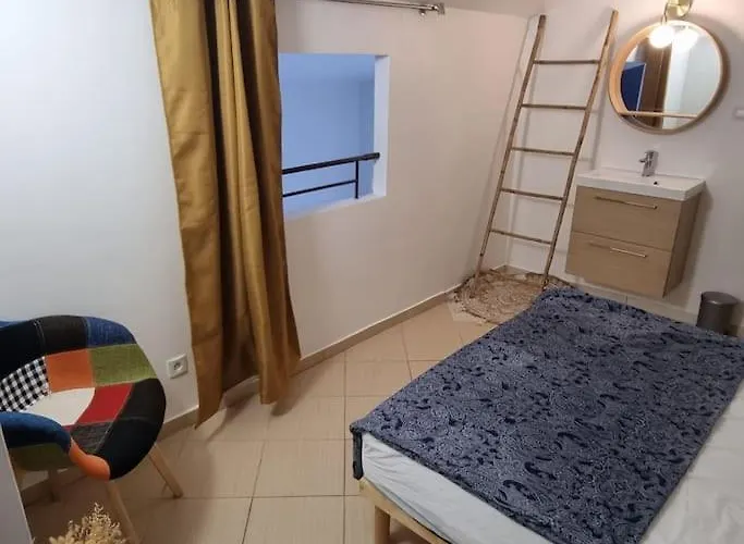 Maison En Duplex Dans Résidence à 400m De La *